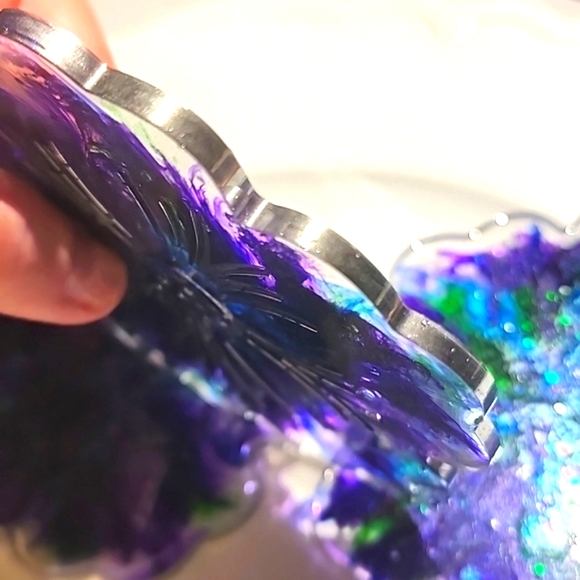 4 Peacock Resin Coasters. Beautiful and handmade with love ❤️ Reversible,too! - Picture 14 of 15